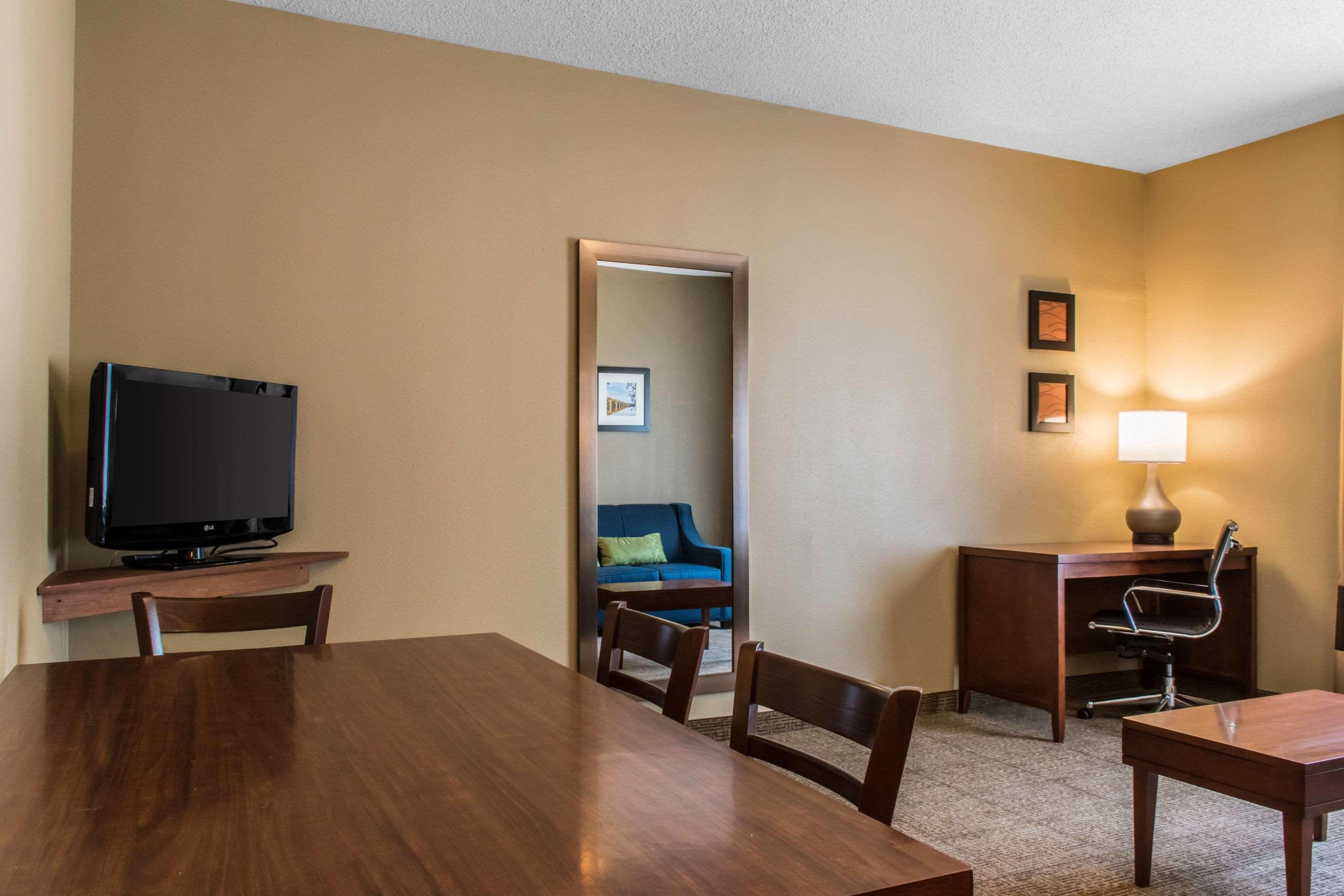 Comfort Inn Lancaster County Columbia Exterior photo