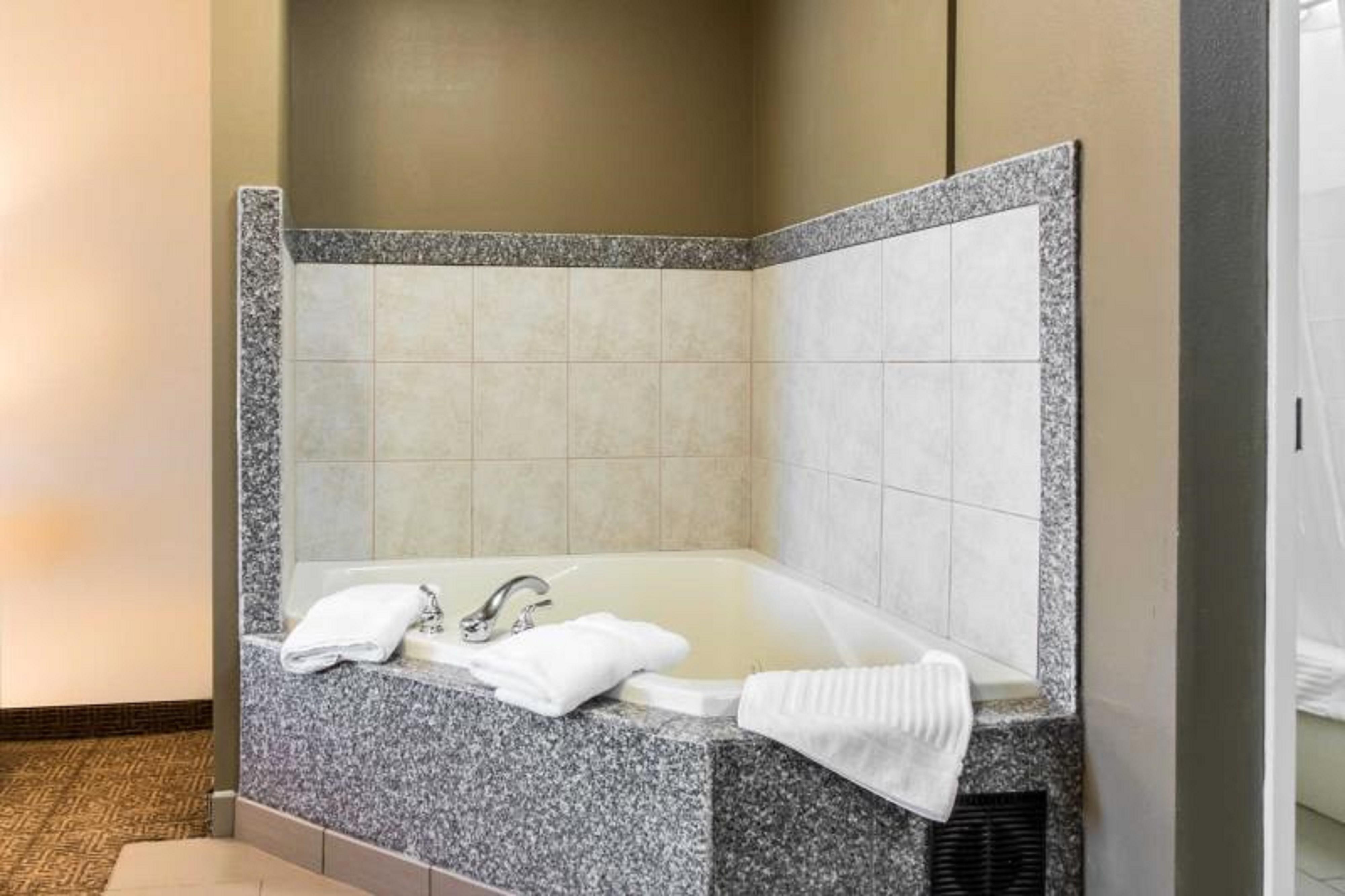 Comfort Inn Lancaster County Columbia Exterior photo