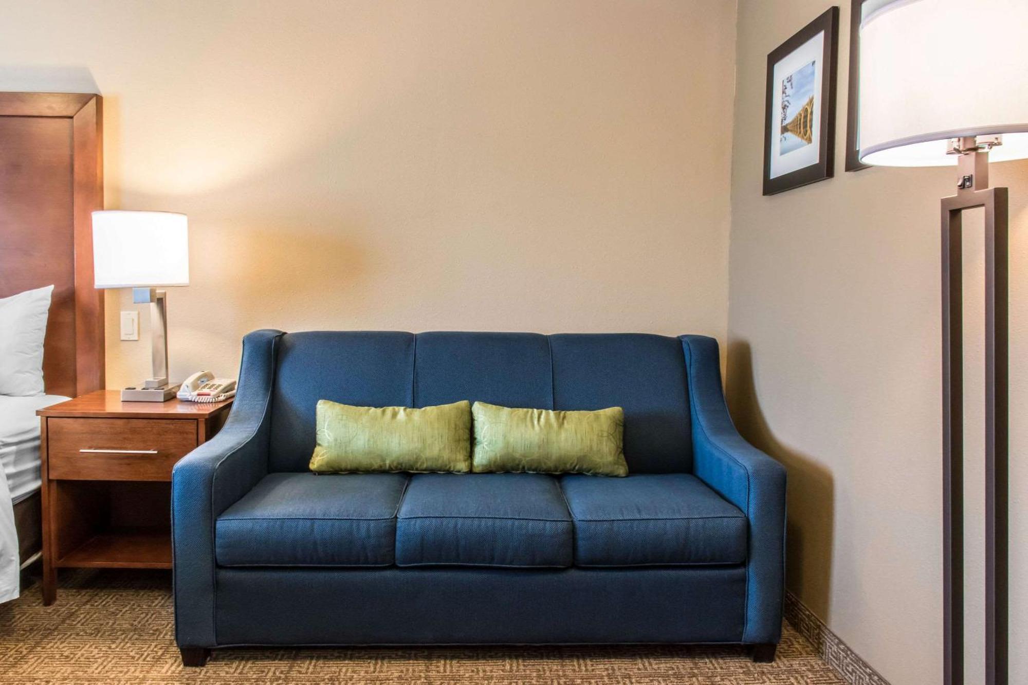 Comfort Inn Lancaster County Columbia Exterior photo